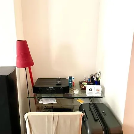 Flat For Two Close To Montmartre